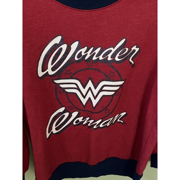 DC Comics Wonder Woman Womens Long Sleeve Pullover Sweatshirt Red/Blue Large - Picture 2 of 6